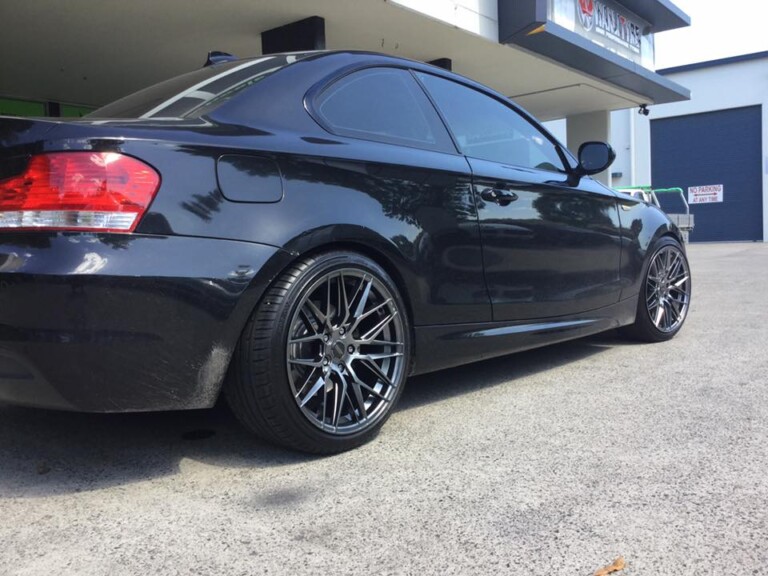 BMW 1 Series with staggered 18-inch SSW Hockenheim wheels and Rydanz Roadster R02 tyres