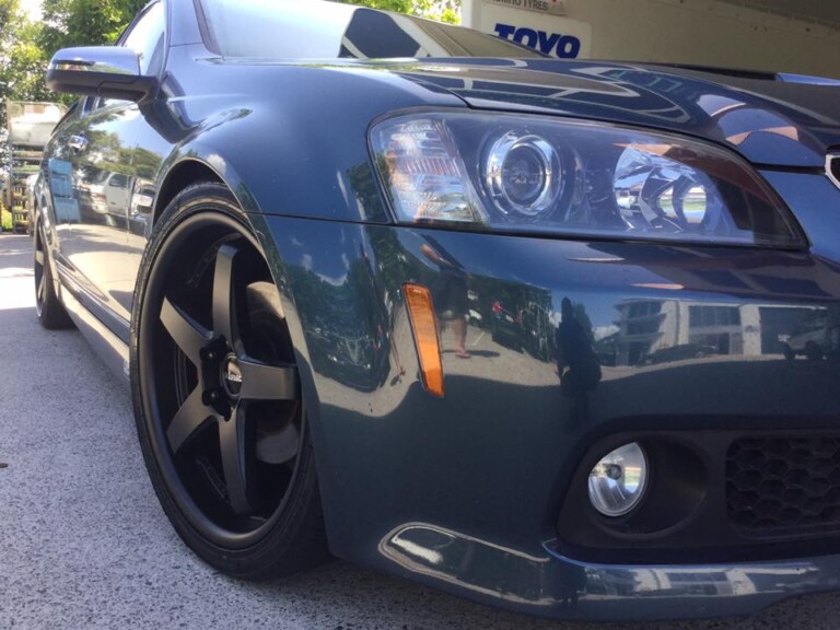 Commodore ute with 20-inch staggered King Detroit wheels and Winrun R330 tyres