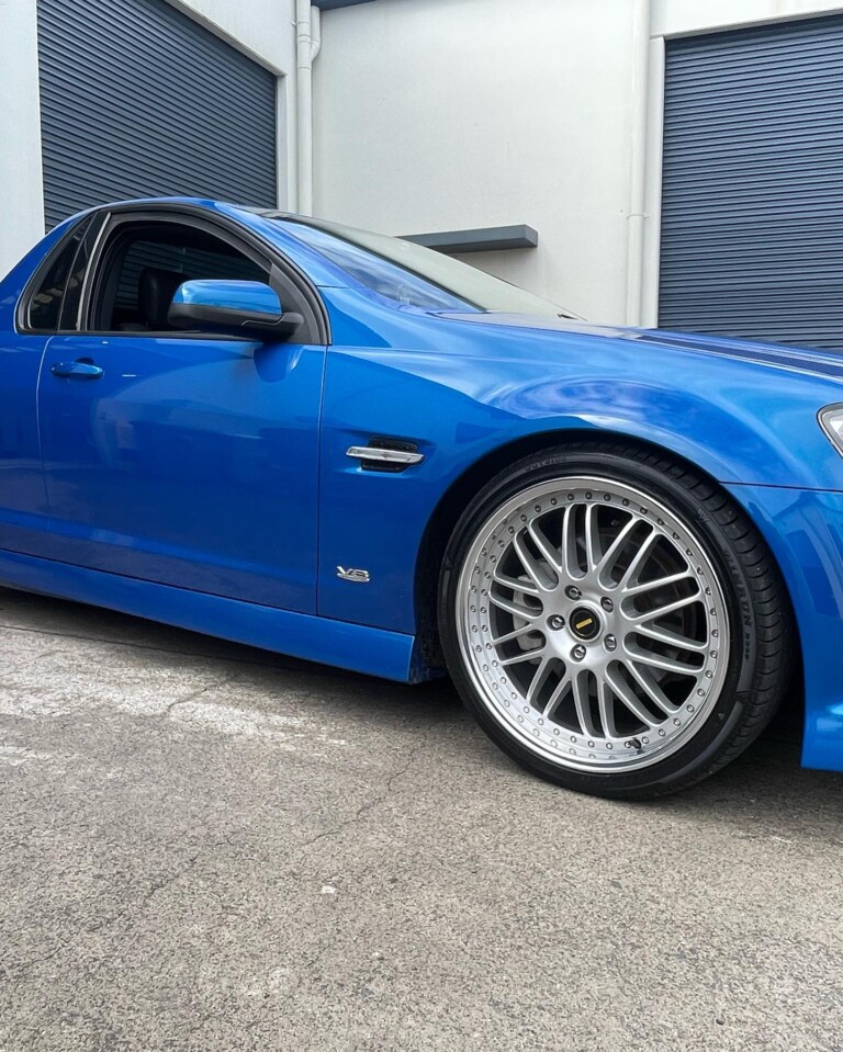 Commodore VE ute with staggered 20-inch Simmons OM1 wheels and Winrun R330 tyres