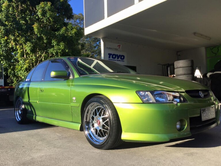 Commodore with 18-inch Yoshihara DY37c wheels