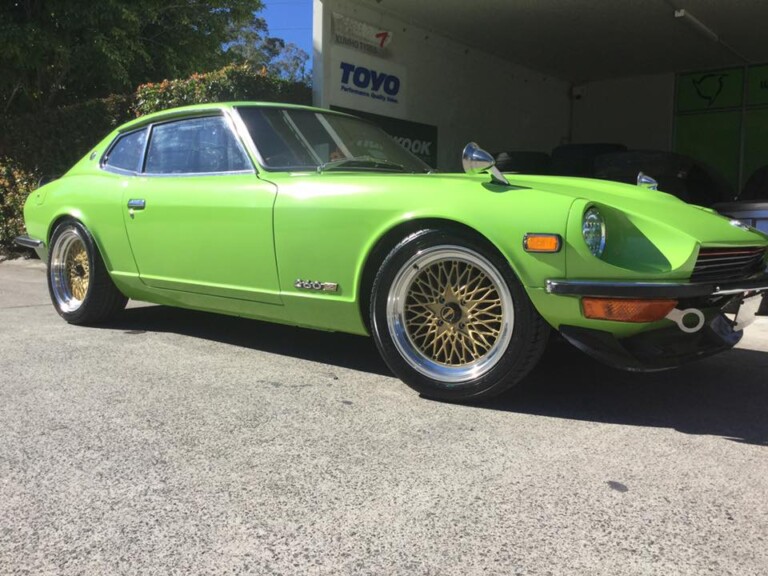 Datsun 260Z with 17-inch staggered OS Formula wheels