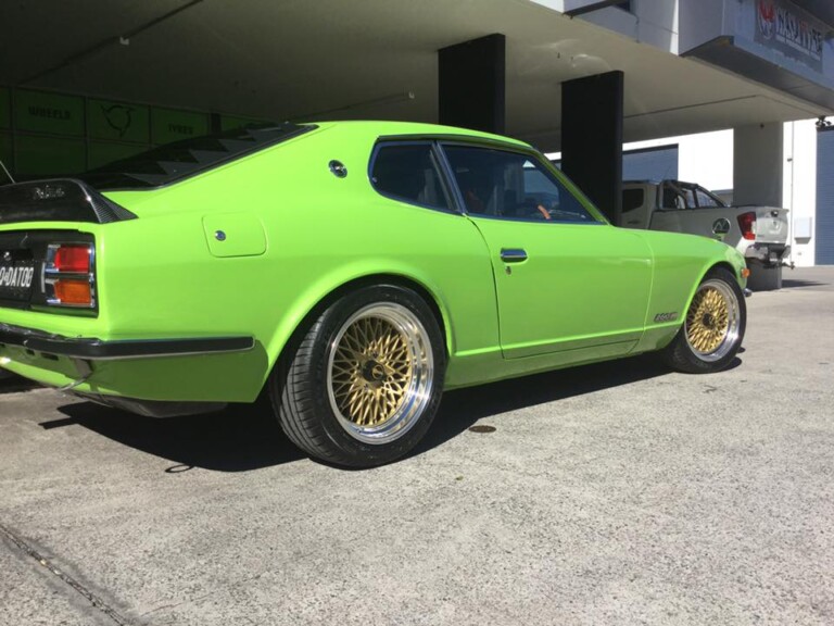 Datsun 260Z with 17-inch staggered OS Formula wheels