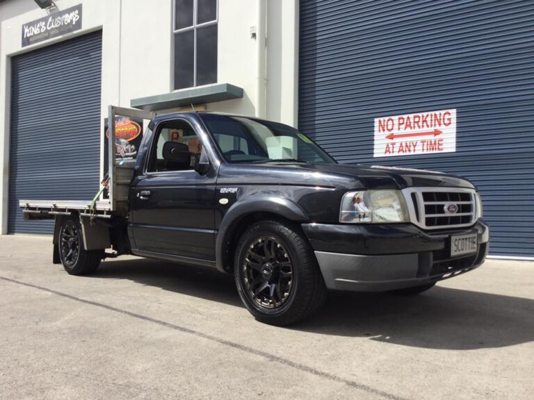 Ford Courier with 16-inch SSW Cliff wheels in black/bronze 2-tone