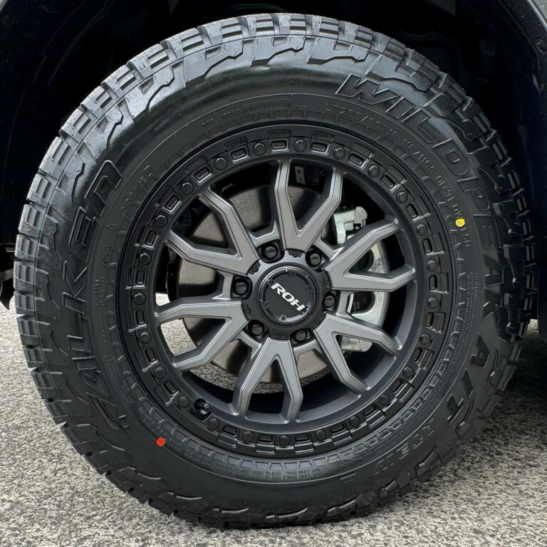 Ford Everest with ROH Raid wheels and Falken Wildpeak AT3W tyres