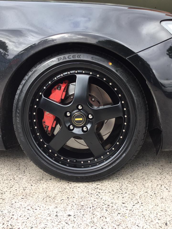 Ford Falcon with staggered 19-inch Simmons FR-1 wheels and Pace Alventi tyres