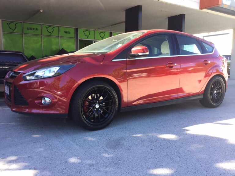 Ford Focus with 17-inch SSW wheels in satin black