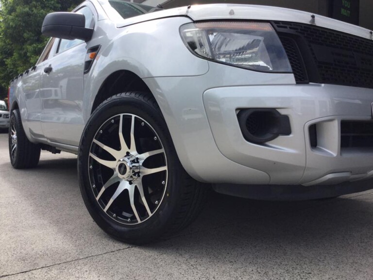 Ford Ranger with 20-inch SSW Cliff wheels with machined face and Maxtrek Fortis T5 tyres