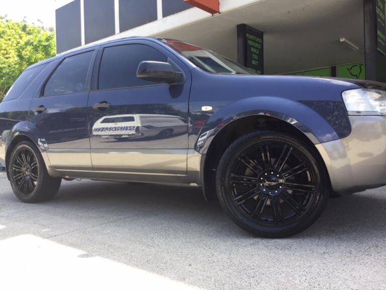 Ford Territory with 20-inch KMC D2 wheels and Austone Athena SP-303 tyres
