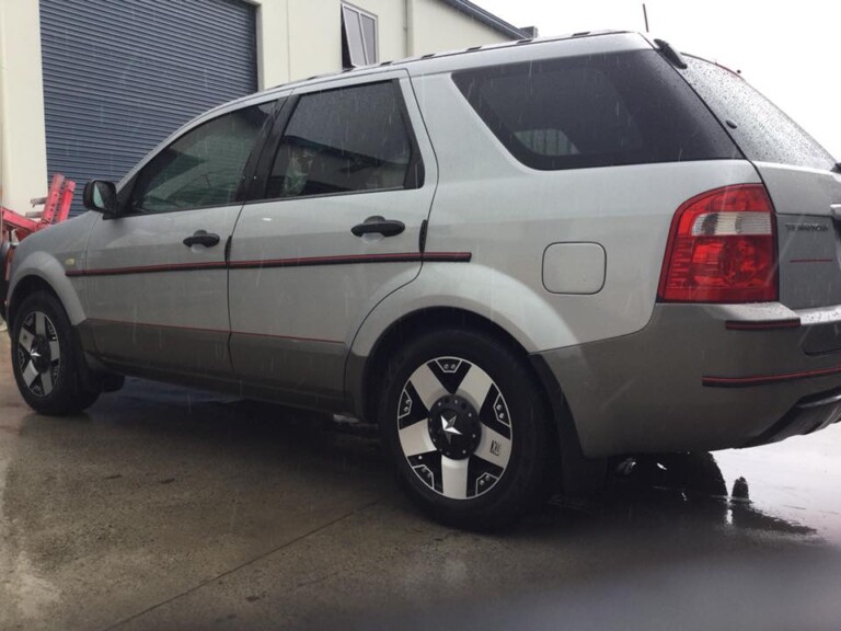 Ford Territory with 17-inch Rockstar 1 wheels with machined face