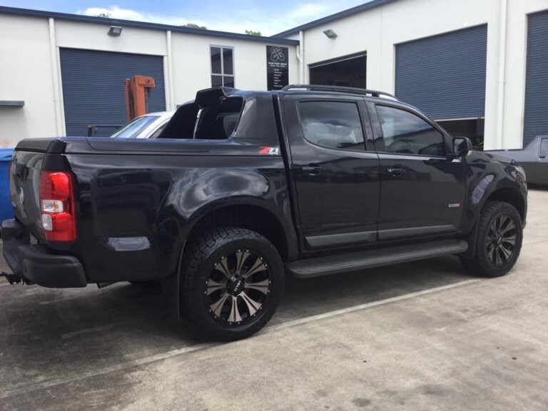 Holden Colorado with 20-inch Helo wheels and Nitto Terra Grappler tyres