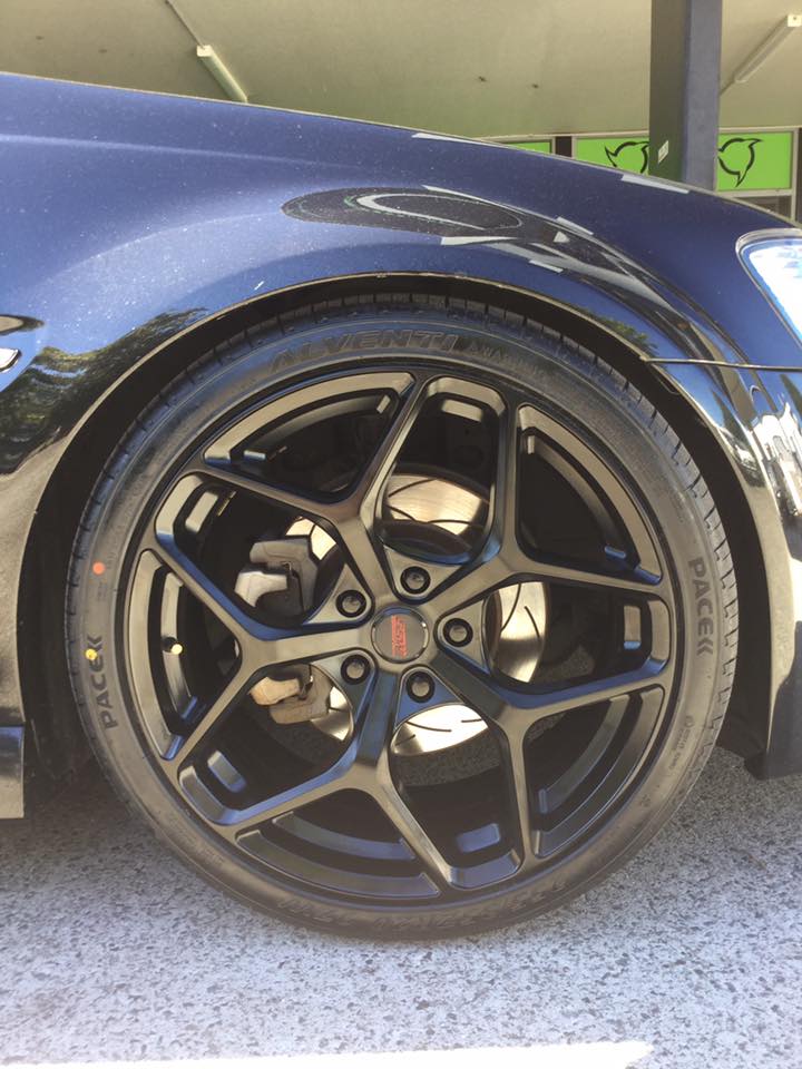 Holden SS ute with staggered 20-inch SSW Dominate wheels and Pace Alventi tyres