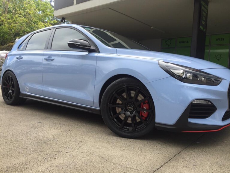 Hyundai i30 N with 18-inch Versus wheels and Nexen N-Fera SUR4G tyres