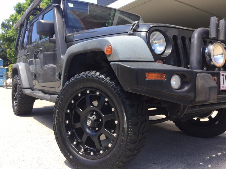 Jeep Wrangler with 20-inch XD Strike wheels and 33-inch Windforce Catchfors M/T II tyres