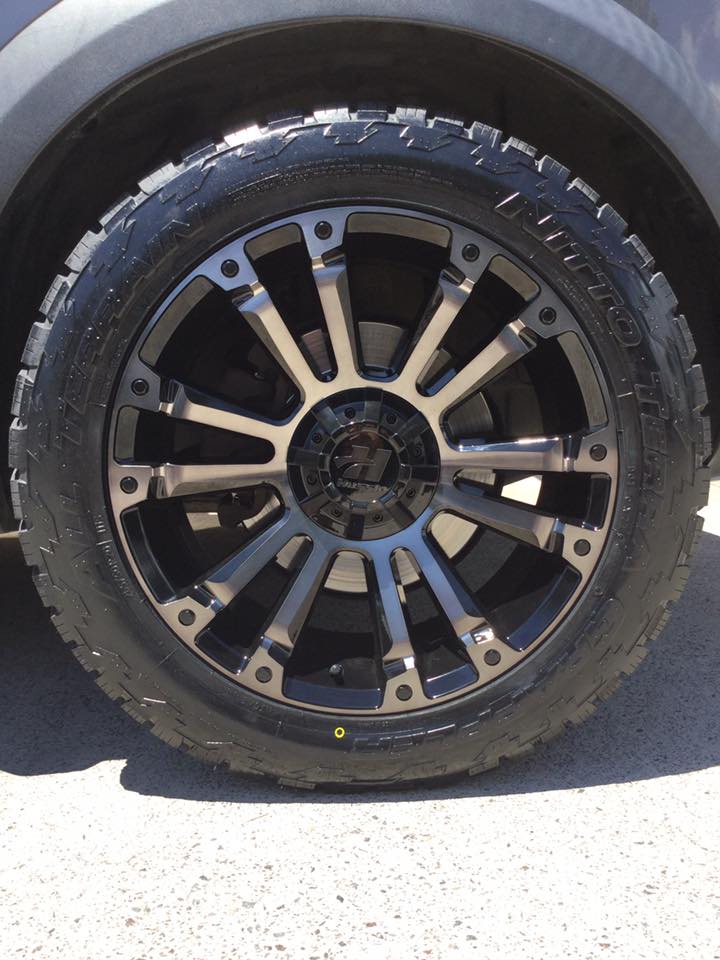 Land Rover Discovery with 20-inch Hussla Ambush wheels and Nitto Terra Grappler tyres