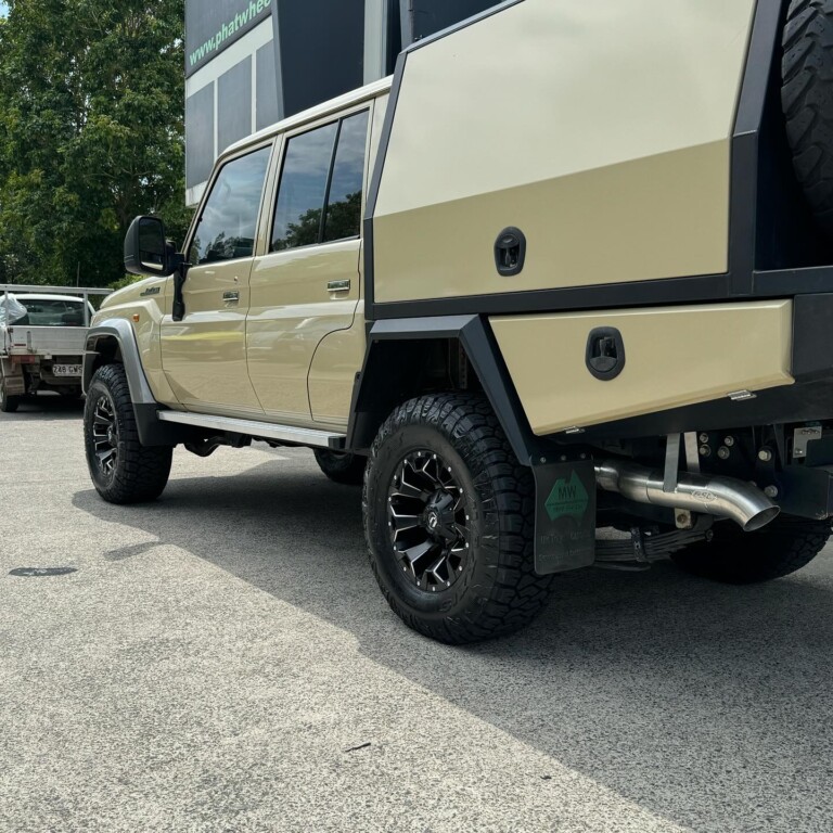 LandCruiser with Fuel Assault wheels and Maxxis RAZR AT811 tyres