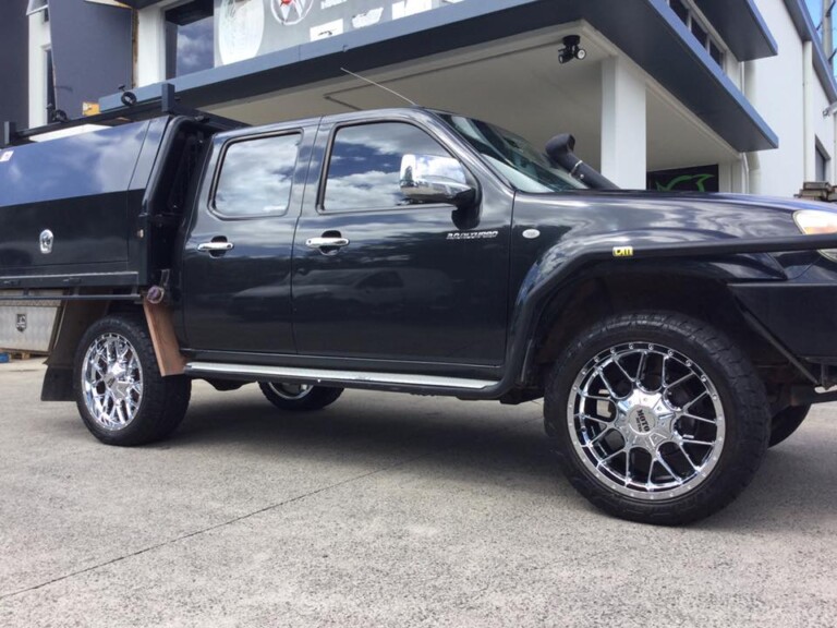 Mazda BT-50 with 20-inch Moto Metal Siege wheels