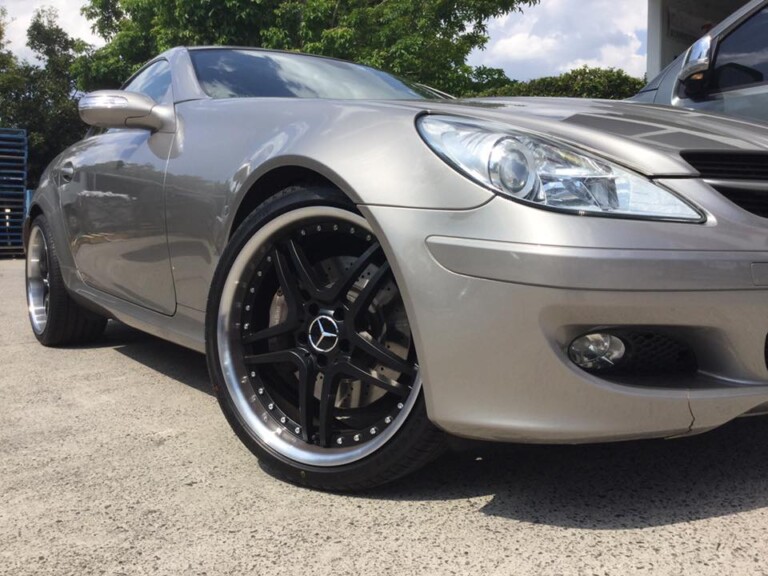 Mercedes SLK 350 with staggered 19-inch HR Racing M-Series L63 wheels and Pace Alventi tyres