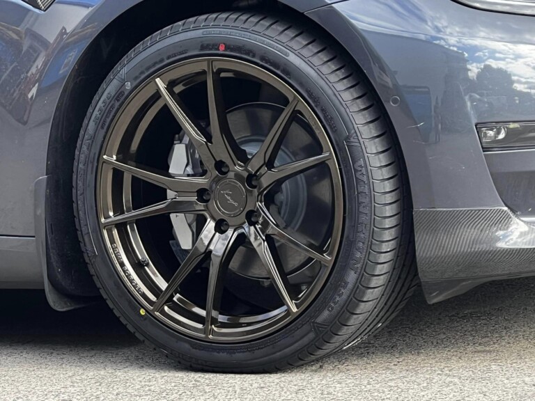 Model 3 Tesla with Koya SF06 wheels and Winrun R330 tyres