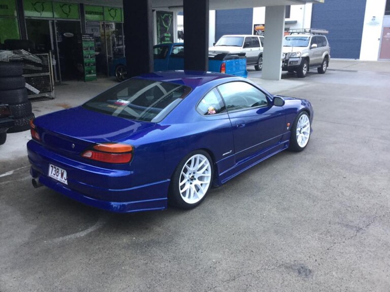 Nissan S15 200sx with 18-inch XXR White meshies