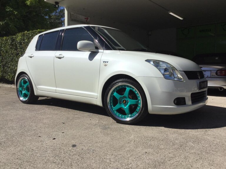Suzuki Swift with 17-inch MC Racing wheels