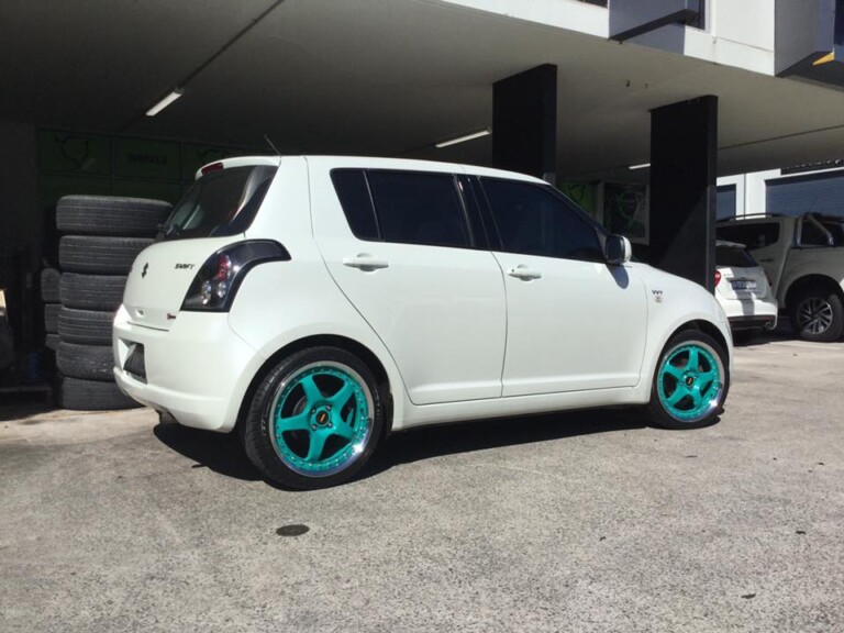 Suzuki Swift with 17-inch MC Racing wheels