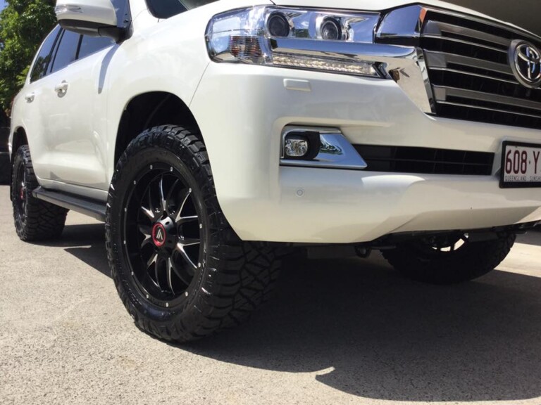 Toyota LandCruiser with 20-inch Asanti Off-Road Wheels, front lift and Nitto Ridge Grappler tyres