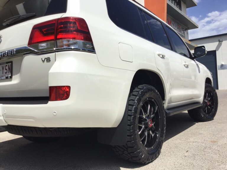 Toyota LandCruiser with 20-inch Asanti Off-Road Wheels, front lift and Nitto Ridge Grappler tyres