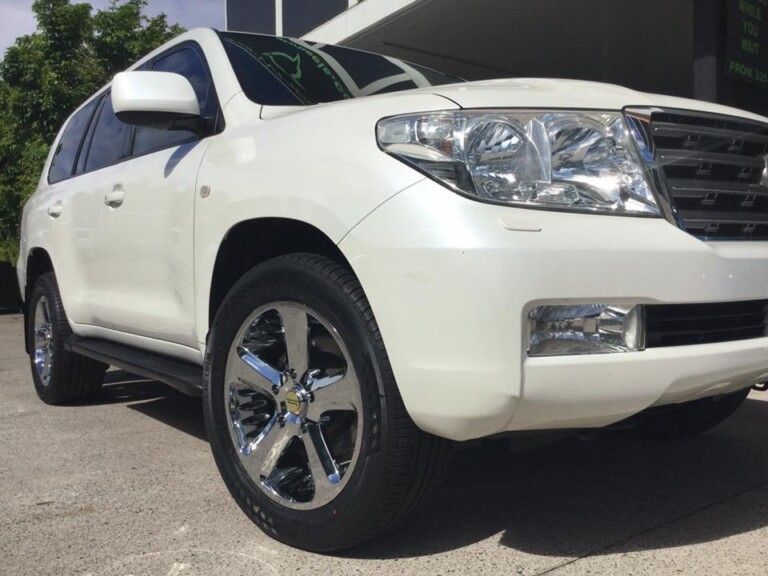 Toyota LandCruiser with 20-inch chrome American Racing wheels and Delmax Ultima Perform tyres