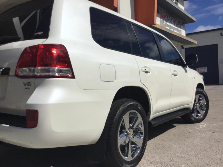 Toyota LandCruiser with 20-inch chrome American Racing wheels and Delmax Ultima Perform tyres