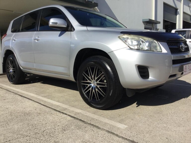Toyota RAV4 with 17-inch Helo wheels in black with machined face