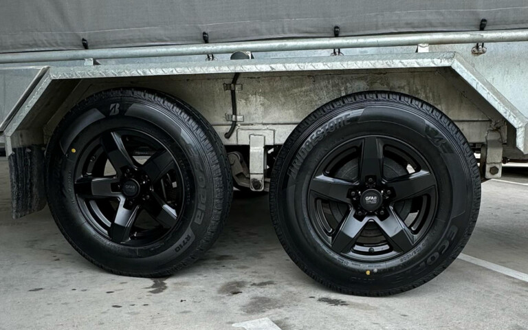 Trailer with Bridgestone Ecopia R710 tyres