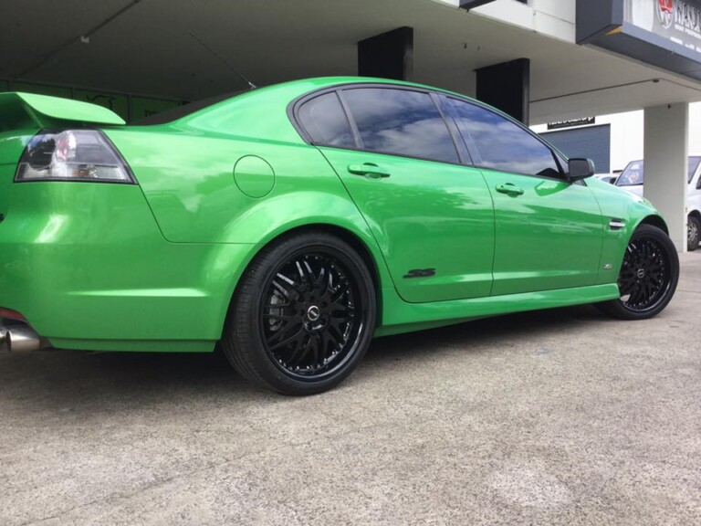 VE SS Commodore with 20-inch SSW Raptor wheels and Pace Alventi tyres
